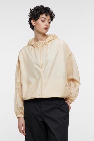Куртка-ветровка oversize укороченная с капюшоном befree. Цвет: бежевый