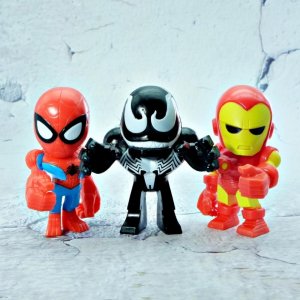 Marvel Коллекция ретро-комиксов Железный человек Веном Человек-паук 3 типа в наличии Bandai
