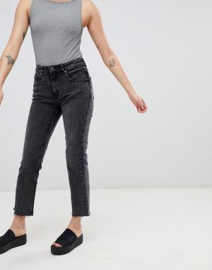 Укороченные джинсы прямого кроя Revive Cheap Monday. Цвет: черный