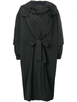 Пальто с запахом и капюшоном Irina Schrotter. Цвет: черный