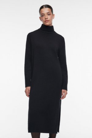 Платье-свитер KnitMidiDress вязаное с разрезом befree. Цвет: черный