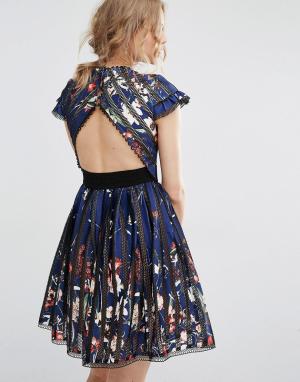 Коктейльное платье с вырезом на спине Bryonia Foxiedox. Цвет: мульти