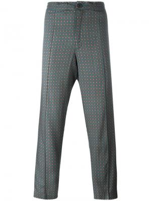 Укороченные брюки с геометрическим принтом Emiliano Rinaldi. Цвет: зелёный