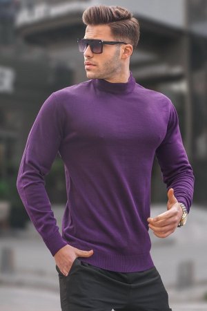 Мужской трикотажный свитер приталенного кроя фиолетового цвета с полуводолазкой 6343 MADMEXT