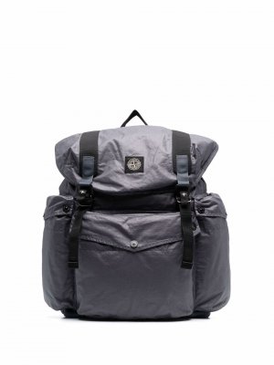 Рюкзак с нашивкой-логотипом Stone Island. Цвет: серый