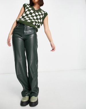 Зеленые прямые брюки из искусственной кожи -Зеленый цвет Bershka