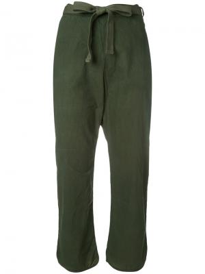 Укороченные брюки Wia Humanoid. Цвет: зелёный