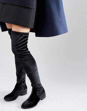 Черные сапоги‑ботфорты на плоской подошве Glamorous. Цвет: черный
