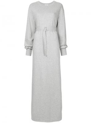 Длинное трикотажное платье с поясом Goen.J. Цвет: серый