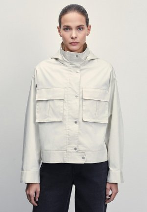 Куртка Zarina. Цвет: белый