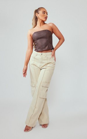 Мешковатые джинсы-бойфренды песочного цвета с карманами карго PrettyLittleThing