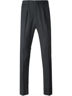 Классические брюки Emporio Armani. Цвет: серый