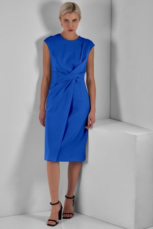 Коктейльное платье в синем цвете VASSA&Co. Цвет: синий