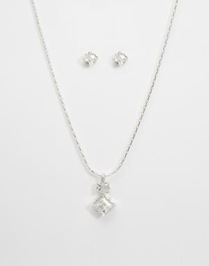 Комплект из ожерелья и серег с кристаллами Swarovski Krystal. Цвет: crystal