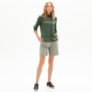Блузы и рубашки Женская рубашка Regular Fit Lacoste. Цвет: зелёный