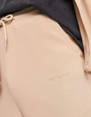 Бежевые брюки со складками Sixth June. Цвет: бежевый