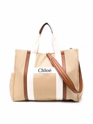 Пеленальная сумка с нашивкой-логотипом Chloé Kids. Цвет: бежевый