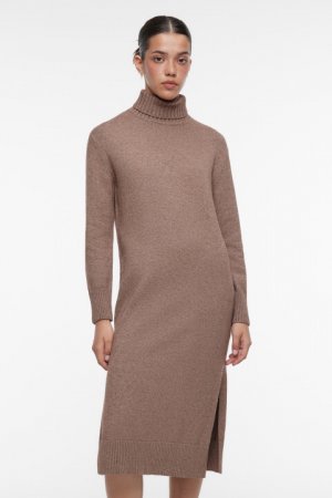 Платье-свитер KnitMidiDress вязаное с разрезом befree. Цвет: бежевый