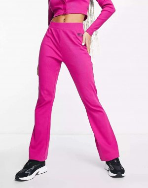 Розовые брюки-клеш в рубчик с логотипом Fila. Цвет: розовый