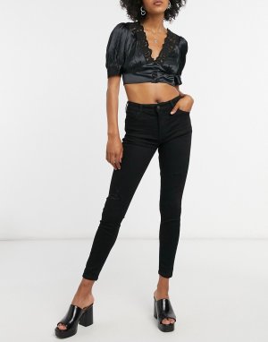 Черные зауженные джинсы с моделирующим эффектом и легкими потертостями -Черный цвет Bershka