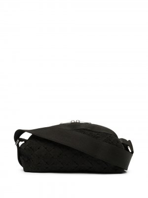Плетеная поясная сумка Bottega Veneta. Цвет: черный