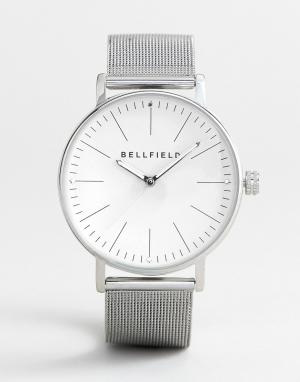 Серебристые часы с белым циферблатом и сетчатым браслетом Bellfield. Цвет: серебряный