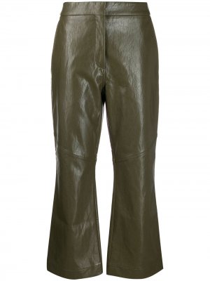 Укороченные брюки клеш из искусственной кожи Cédric Charlier. Цвет: зеленый