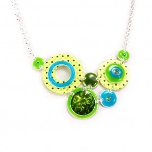 [R5240] - Зеленое дизайнерское ожерелье Coloring 95x50 мм NOA