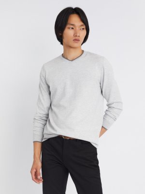 Тонкий трикотажный пуловер с треугольным вырезом и длинным рукавом zolla. Цвет: светло-серый
