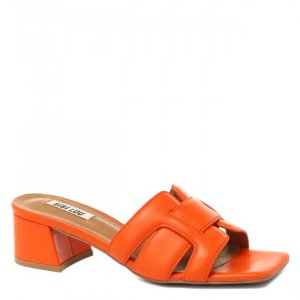 Женская обувь Bibi Lou. Цвет: оранжевый