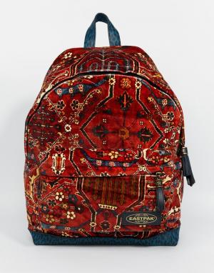 Бархатный рюкзак ограниченной серии с ковровым принтом x House Eastpak. Цвет: мульти