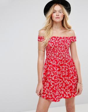 Летнее платье мини с красным цветочным принтом ASOS DESIGN. Цвет: мульти