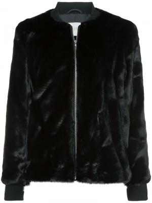 Куртка-бомбер из искусственного меха Just Female. Цвет: чёрный