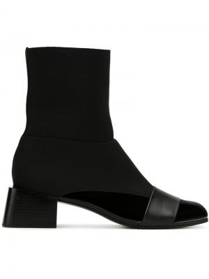 Asymmetric boots Gloria Coelho. Цвет: черный