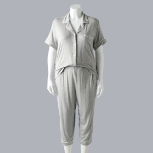 Большие размеры Роскошная базовая пижамная рубашка и пижамный капри комплект Simply Vera Wang