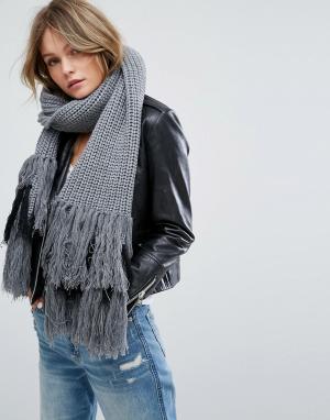 Серый вязаный шарф с бахромой Glamorous. Цвет: серый