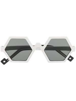 Солнцезащитные очки в шестиугольной оправе Pawaka. Цвет: серебристый