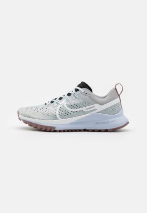 Кроссовки для трейлового бега REACT PEGASUS TRAIL 4 , цвет light smoke grey/white/black/glacier blue/football grey Nike