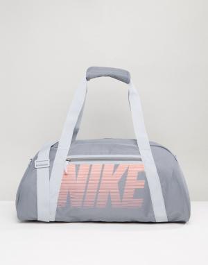 Серая дорожная сумка Nike. Цвет: мульти