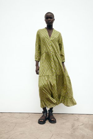 Длинное платье с принтом Zara, экрю / зеленый ZARA