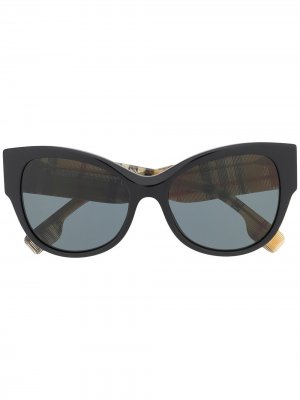 Солнцезащитные очки с оправой в клетку Burberry Eyewear. Цвет: черный