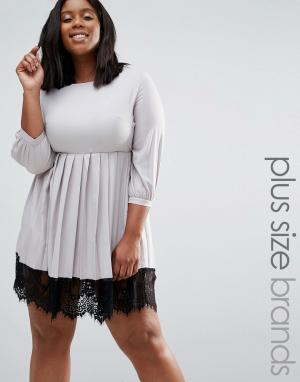 Платье с плиссированной юбкой и кружевной кромкой Plus Praslin. Цвет: серый
