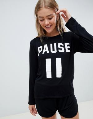 Пижамный комплект из футболки с принтом Pause и шортов Adolescent Clothing. Цвет: черный