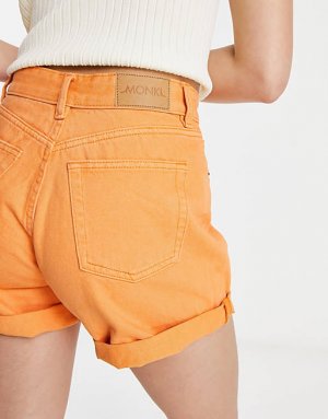 Оранжевые джинсовые шорты с отворотами Monki