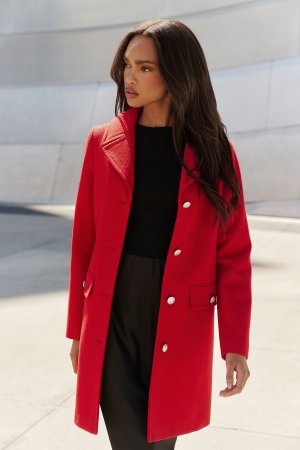 Приталенное длинное пальто на пуговицах , красный Lipsy. Цвет: красный
