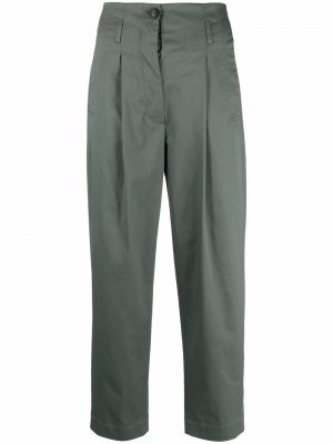 Укороченные брюки со складками Tela. Цвет: зеленый