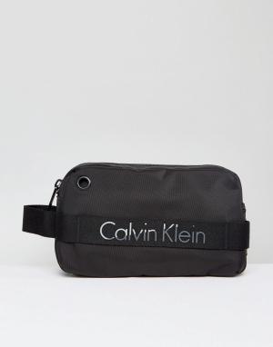 Черный несессер с логотипом Madox Calvin Klein. Цвет: черный