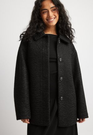 Короткое пальто , цвет black NA-KD