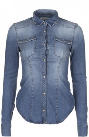 Приталенная джинсовая блуза с накладными карманами Two Women In The World. Цвет: синий