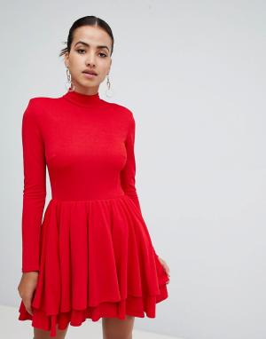 Короткое приталенное платье с длинными рукавами Club L. Цвет: красный